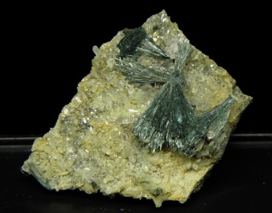 S[}(Gormanite)